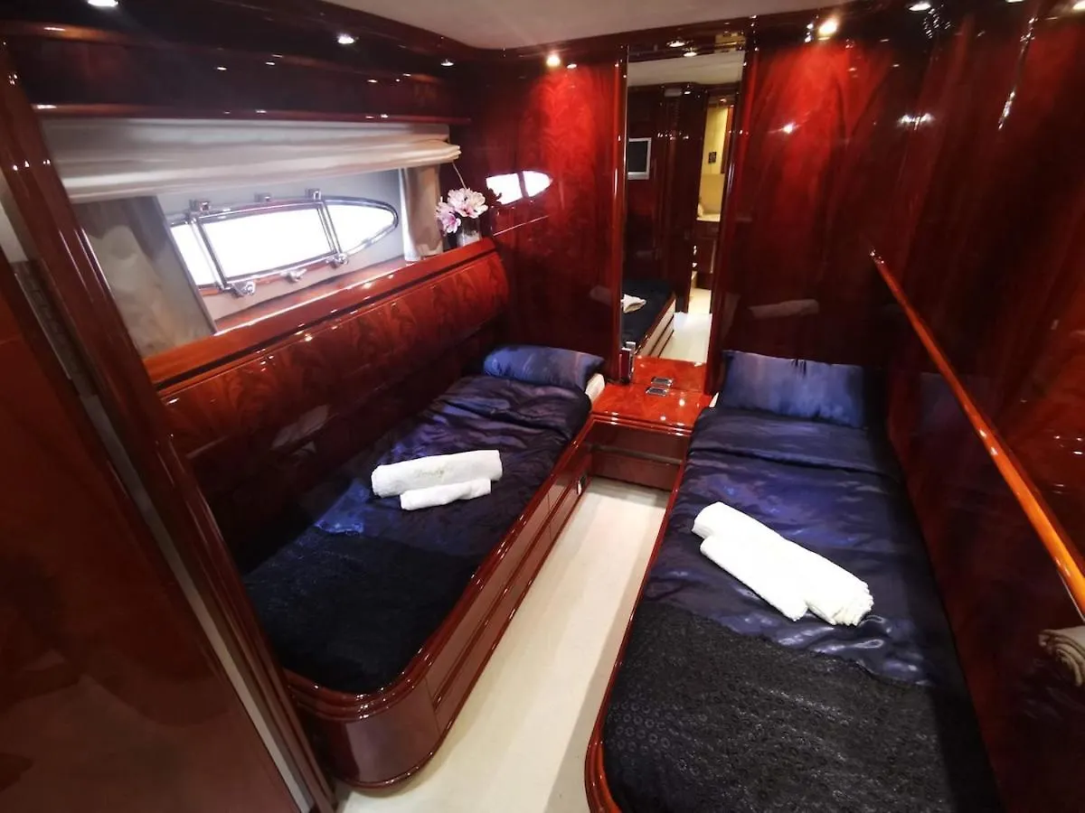 Beautiful Motor Yacht Barcelona 호텔 0*,