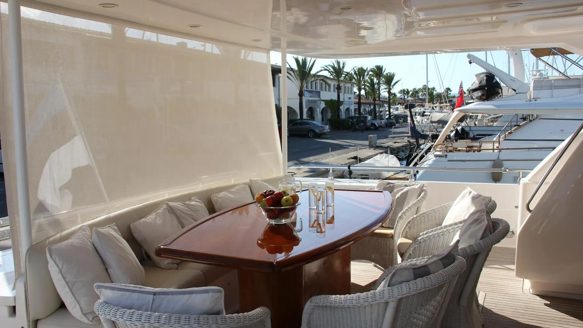 Beautiful Motor Yacht Barcelona 호텔 보트호텔