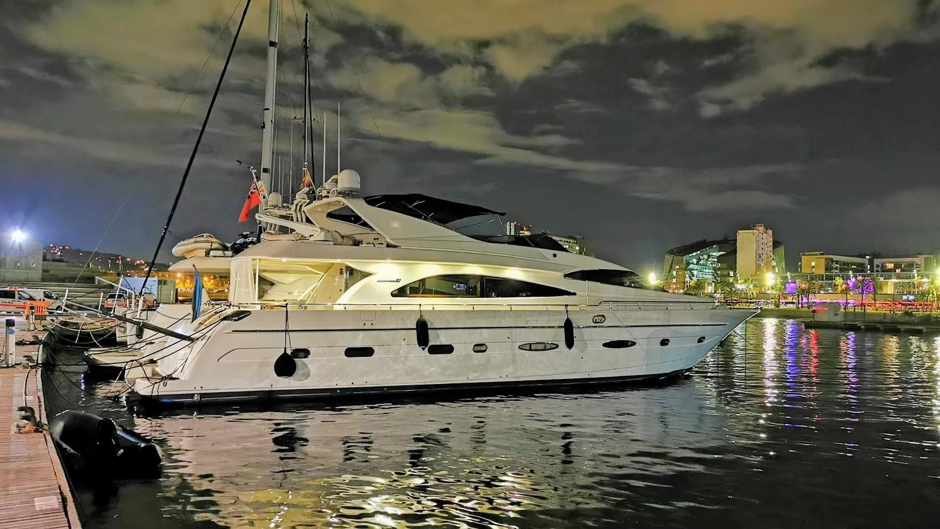 Beautiful Motor Yacht Barcelona Hotel Botel